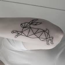tatuaje conejo minimalista